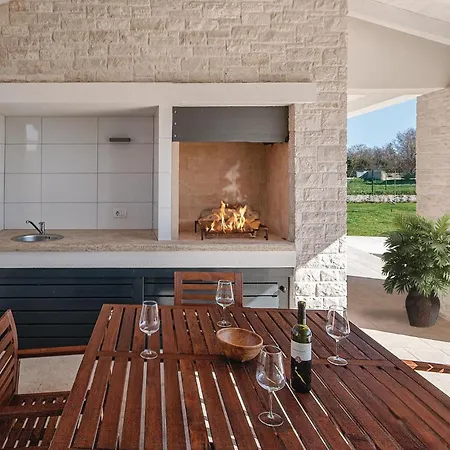 Stunning In Valbandon Holiday home Fondole