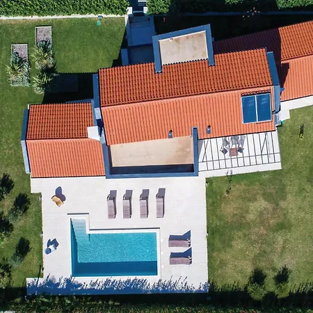 Дом отдыха Luxurious In Valbandon