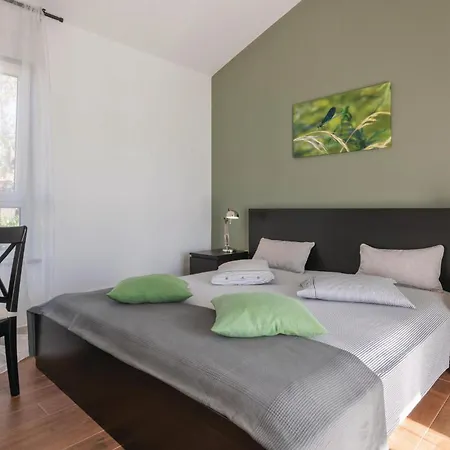 Luxurious In Valbandon