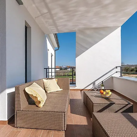 Luxurious In Valbandon
