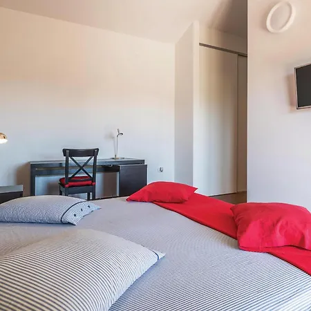 Luxurious In Ferienhaus Valbandon