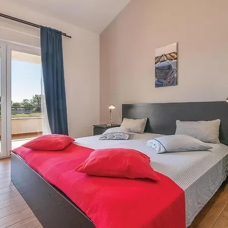 Luxurious In * Valbandon