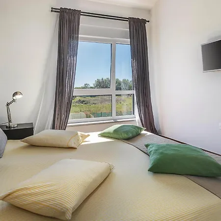 Luxurious In Valbandon