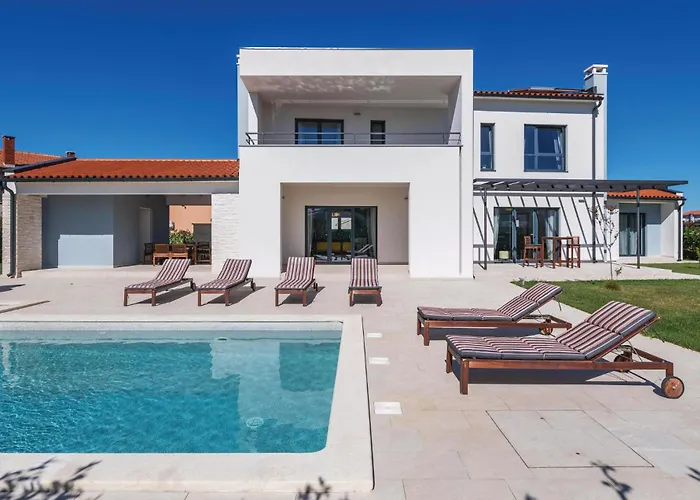 Amazing In Valbandon Σπίτι διακοπών