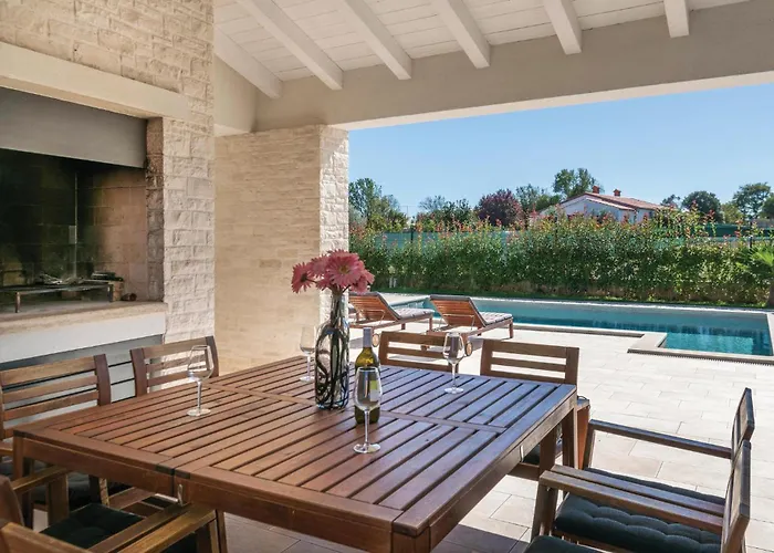 Amazing In Valbandon Σπίτι διακοπών *