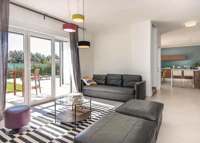 Amazing In Valbandon Σπίτι διακοπών